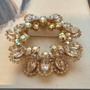 Vintage unsigned Aurora Borealis Crystals Rhinestones in Gold Tone Brooch